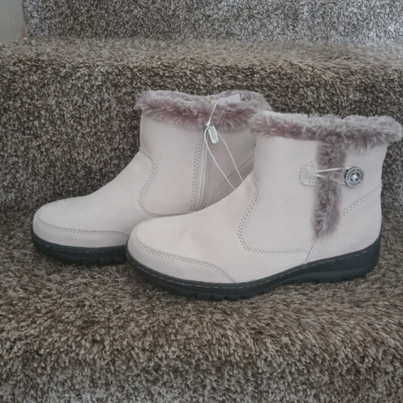 Khombu Women Boots, Size 8 Color Cream - Picture 4 of 10